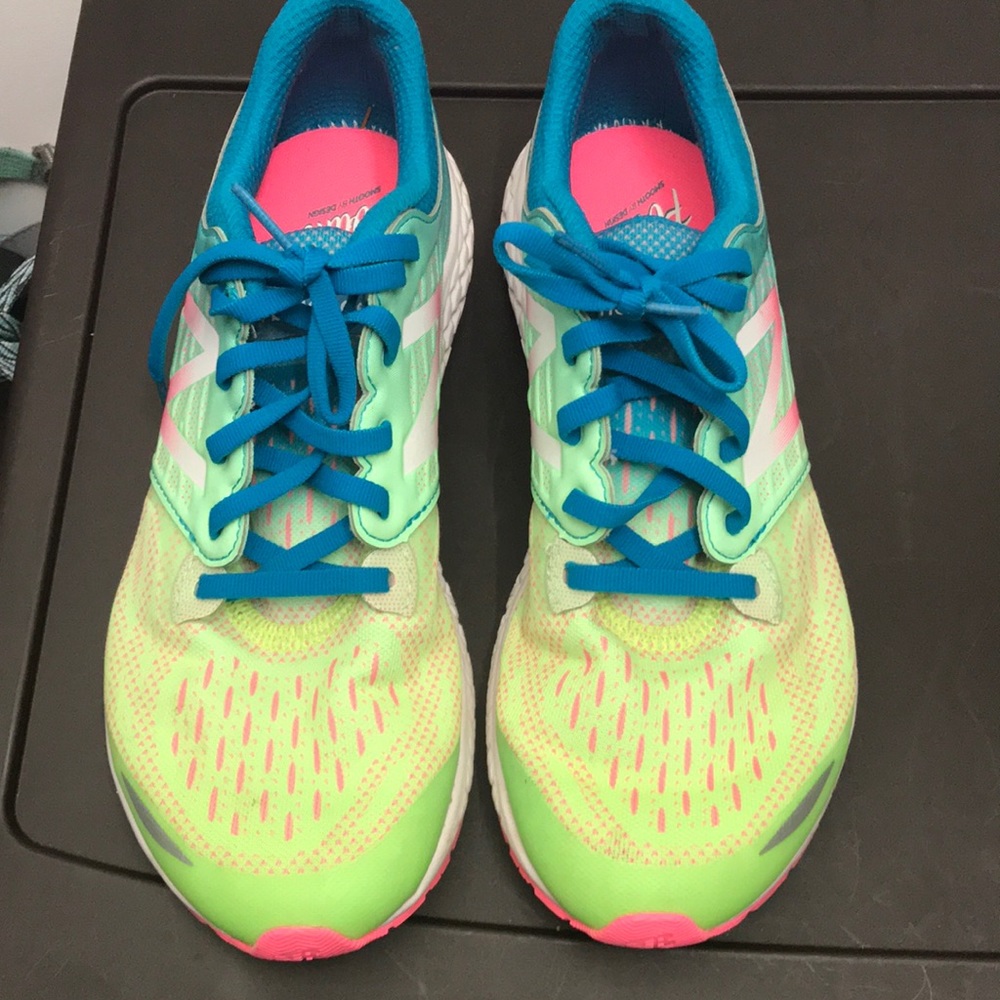 Kids new balance tennis shoes!!